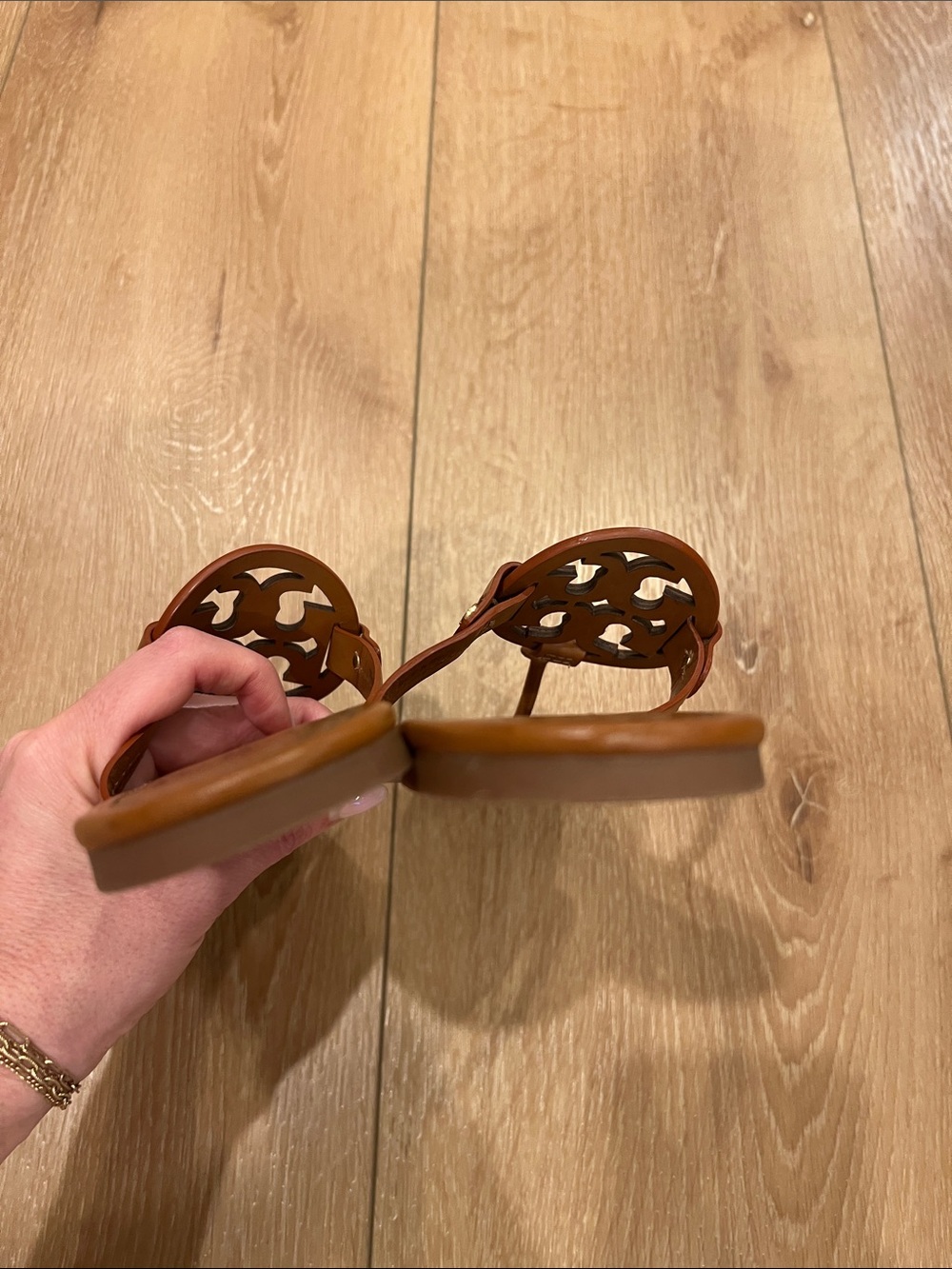 Tory Burch Leather Logo Thong Sandals - Brown - Picture 5 of 7